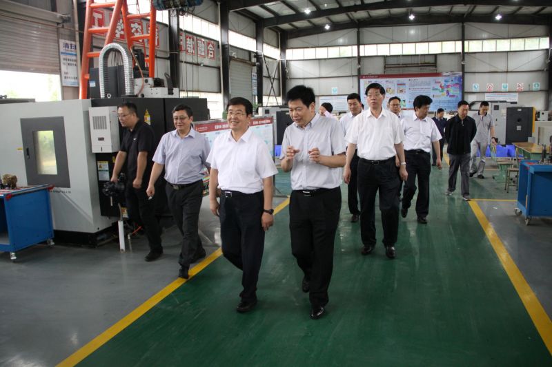 中央統(tǒng)戰(zhàn)部副部長(zhǎng)、國(guó)家民委主任、黨組書記巴特爾、省委常委、統(tǒng)戰(zhàn)部部長(zhǎng)崔保華，州委書記林書成，州委副書記、州長(zhǎng)羅涼清、中央統(tǒng)戰(zhàn)部七局局長(zhǎng)沈陽(yáng)，國(guó)家民委辦公廳主任張京澤、研究室主任石玉鋼，省委統(tǒng)戰(zhàn)部副部長(zhǎng)、省民宗委主任姚斌參加調(diào)研 (3).JPG