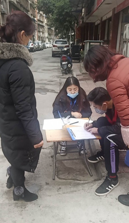在主要街路做好排查登記、引導(dǎo)、宣傳等工作。_副本.jpg